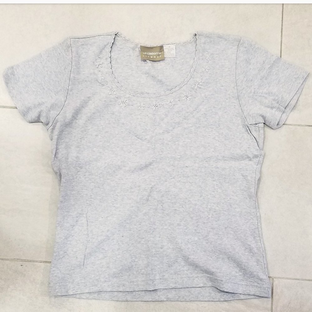 Liz Claiborne Lizwear grey flower embroidered tee